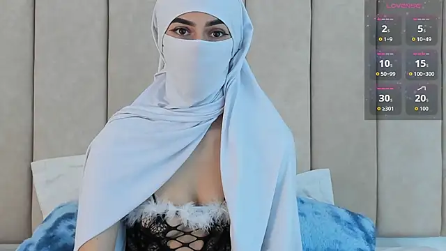  Zahiira  online show from 05/13/26, 12:24
