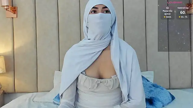 Snapshot of _Zahiira_ chatting on 06/13/26, 12:14 Zahiira online show from 06/13/26, 12:14