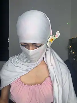 Snapshot of _Zahiira_ chatting on 07/16/26, 11:38 Zahiira online show from 07/16/26, 11:38