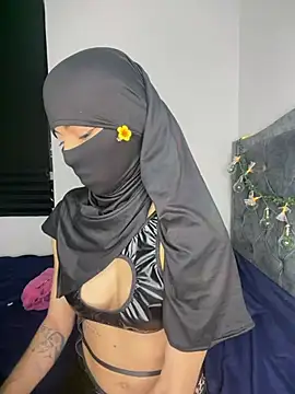 Snapshot of _Zahiira_ chatting on 07/17/26, 12:12 Zahiira online show from 07/17/26, 12:12