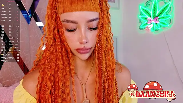 Snapshot of ScarlettRusso1 chatting on 03/08/26, 02:04 ScarlettRusso1 online show from 03/08/26, 02:04