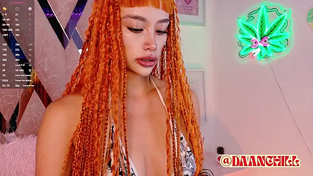 Snapshot of ScarlettRusso1 chatting on 03/17/26, 10:57 ScarlettRusso1 online show from 03/17/26, 10:57