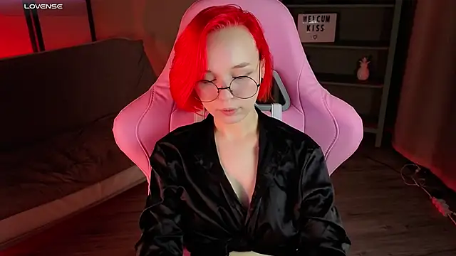 Snapshot of NaomiYoru chatting on 09/09/25, 08:41 NaomiYoru online show from 09/09/25, 08:41