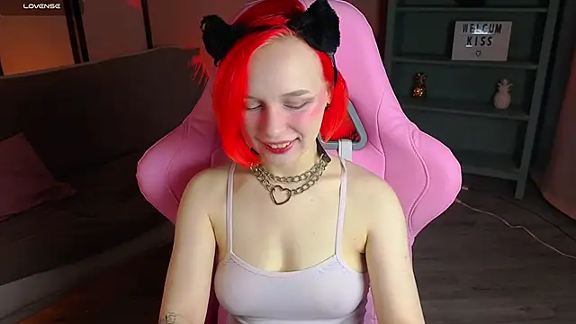 Snapshot of NaomiYoru chatting on 10/03/25, 08:28 NaomiYoru online show from 10/03/25, 08:28