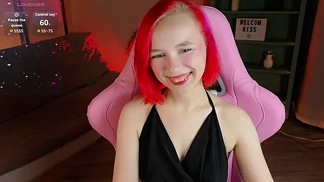 Snapshot of NaomiYoru chatting on 11/26/25, 08:32 NaomiYoru online show from 11/26/25, 08:32