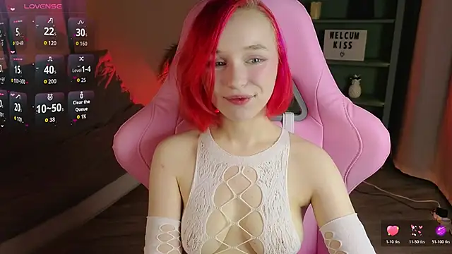 Snapshot of NaomiYoru chatting on 11/28/25, 08:33 NaomiYoru online show from 11/28/25, 08:33