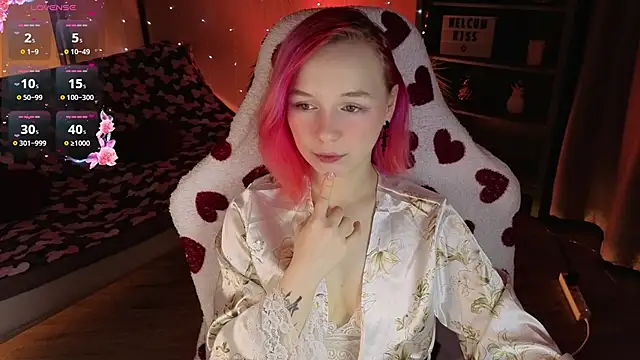 Snapshot of NaomiYoru chatting on 03/08/26, 08:23 NaomiYoru online show from 03/08/26, 08:23