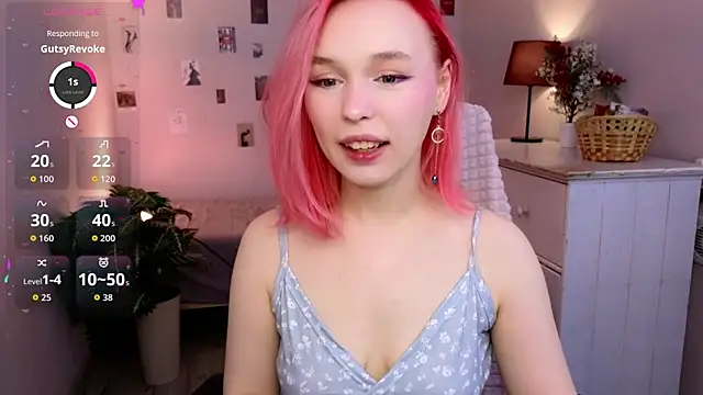 Snapshot of NaomiYoru chatting on 04/10/26, 08:35 NaomiYoru online show from 04/10/26, 08:35