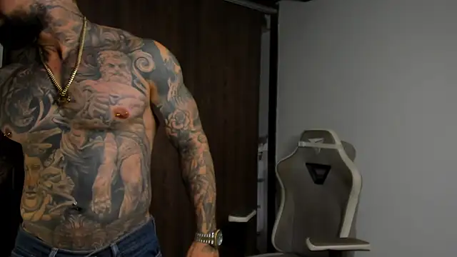 Snapshot of natevillage chatting on 10/10/25, 04:11 natevillage online show from 10/10/25, 04:11