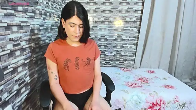 xxxEmmaxx online show from 05/04/26, 04:19