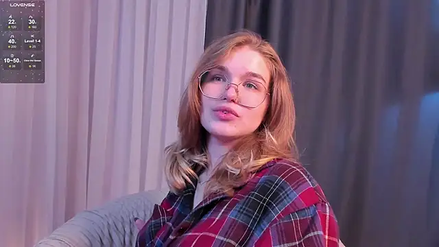 SophieMurrr online show from 10/14/25, 03:13