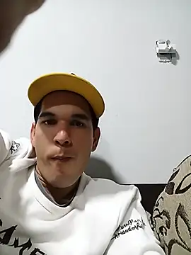 Snapshot of Alejandro260785 chatting on 06/26/26, 08:57 Alejandro260785 online show from 06/26/26, 08:57