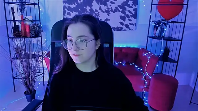 Snapshot of VirtuallVoyant chatting on 09/16/25, 05:08 VirtuallVoyant online show from 09/16/25, 05:08