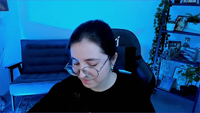 Snapshot of VirtuallVoyant chatting on 10/06/25, 07:28 VirtuallVoyant online show from 10/06/25, 07:28