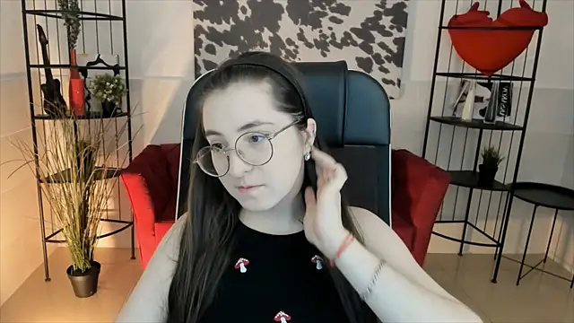 Snapshot of VirtuallVoyant chatting on 11/12/25, 02:23 VirtuallVoyant online show from 11/12/25, 02:23