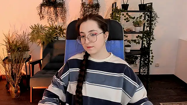 Snapshot of VirtuallVoyant chatting on 12/03/25, 08:12 VirtuallVoyant online show from 12/03/25, 08:12