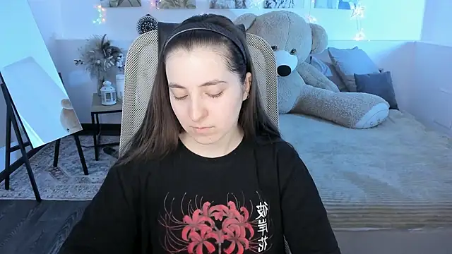 Snapshot of VirtuallVoyant chatting on 03/07/26, 01:24 VirtuallVoyant online show from 03/07/26, 01:24