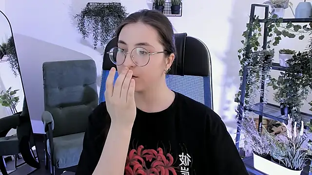 Snapshot of VirtuallVoyant chatting on 04/03/26, 07:06 VirtuallVoyant online show from 04/03/26, 07:06