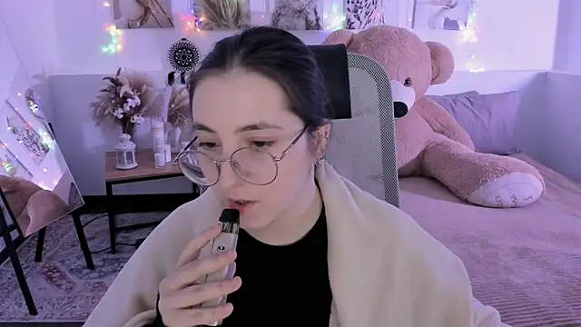 Snapshot of VirtuallVoyant chatting on 04/06/26, 07:26 VirtuallVoyant online show from 04/06/26, 07:26