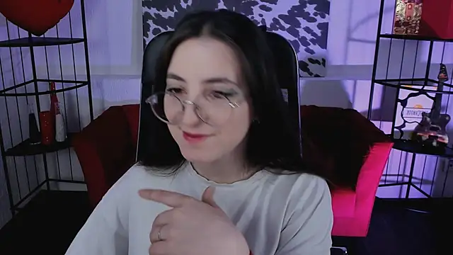 Snapshot of VirtuallVoyant chatting on 04/15/26, 07:58 VirtuallVoyant online show from 04/15/26, 07:58