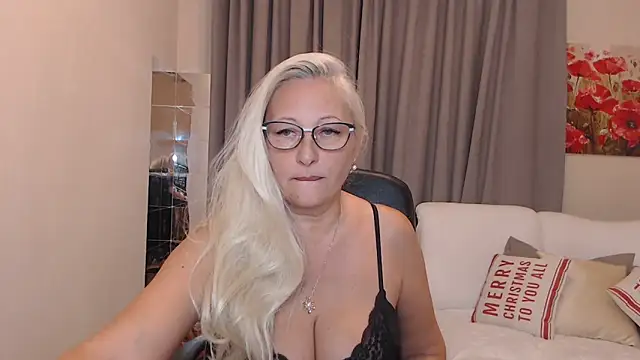 Snapshot of ValeriaSharm chatting on 10/04/25, 11:41 ValeriaSharm online show from 10/04/25, 11:41