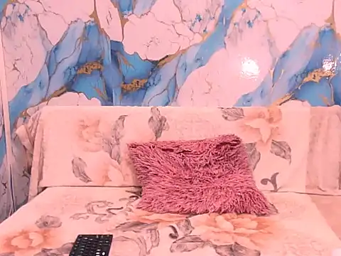 Snapshot of ebonypretty4u69 chatting on 11/08/25, 11:10 ebonypretty4u69 online show from 11/08/25, 11:10