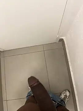 Snapshot of kamo012000 chatting on 09/25/25, 12:42 kamo012000 online show from 09/25/25, 12:42