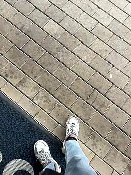 Snapshot of kamo012000 chatting on 09/30/25, 08:41 kamo012000 online show from 09/30/25, 08:41