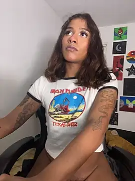 Snapshot of cam11_07 chatting on 01/16/26, 06:12 cam11 07 online show from 01/16/26, 06:12