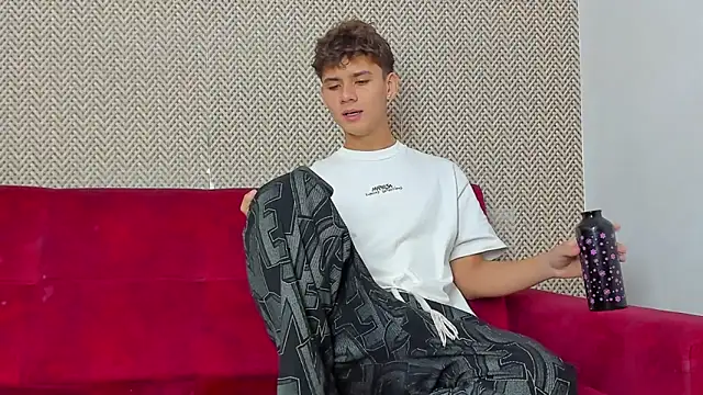 willy sexxx18 online show from 02/11/26, 02:00