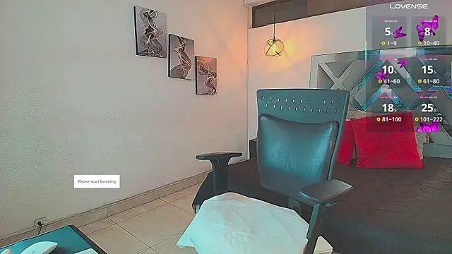 Snapshot of Rossi_ss1 chatting on 11/27/25, 03:52 Rossi ss1 online show from 11/27/25, 03:52