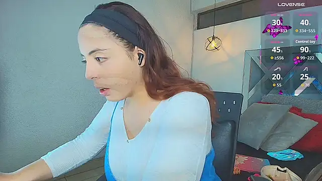 Snapshot of Rossi_ss1 chatting on 11/28/25, 03:53 Rossi ss1 online show from 11/28/25, 03:53