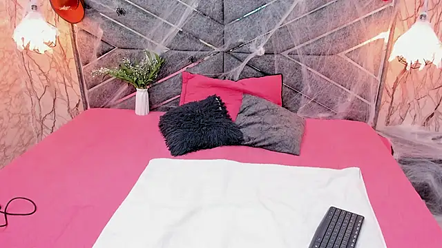 SASHA BROWNIE   online show from 10/07/25, 08:06