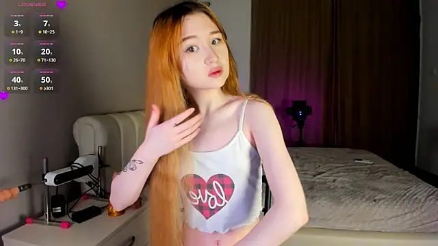 Snapshot of Clarity_Yumi chatting on 11/10/25, 03:16 Clarity Yumi online show from 11/10/25, 03:16