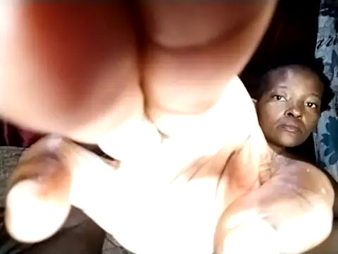 Snapshot of curvyyyyBabe chatting on 03/26/26, 12:00 curvyyyyBabe online show from 03/26/26, 12:00