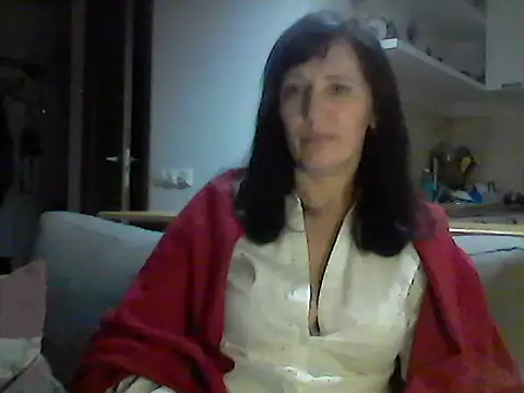 Snapshot of Elena48324 chatting on 12/18/25, 06:14 Elena48324 online show from 12/18/25, 06:14