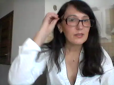 Snapshot of Elena48324 chatting on 06/12/26, 01:10 Elena48324 online show from 06/12/26, 01:10