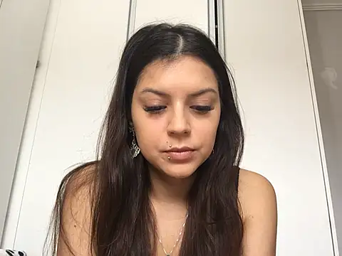 Snapshot of angelsecrets chatting on 05/18/26, 06:36 angelsecrets online show from 05/18/26, 06:36