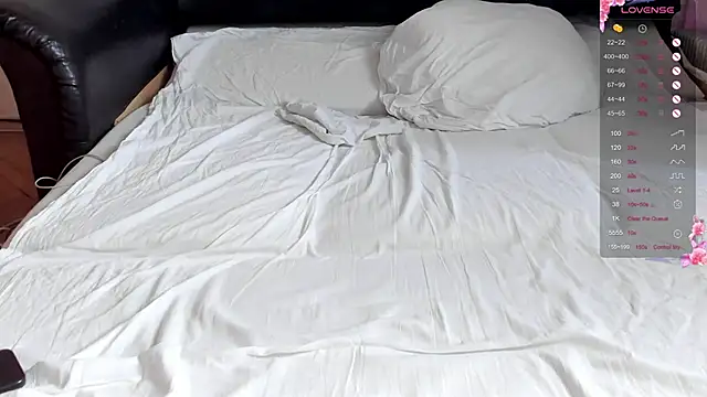 Snapshot of alice_allens chatting on 04/14/26, 05:35 alice allens online show from 04/14/26, 05:35