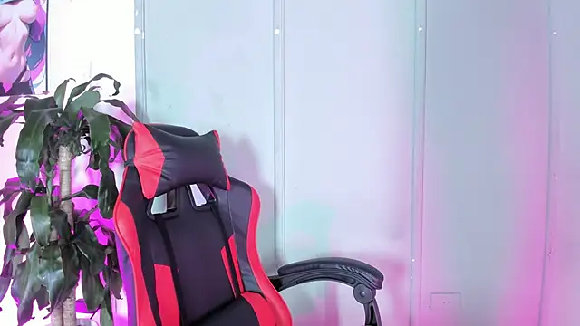 Zafiro  Brown online show from 09/30/25, 12:32