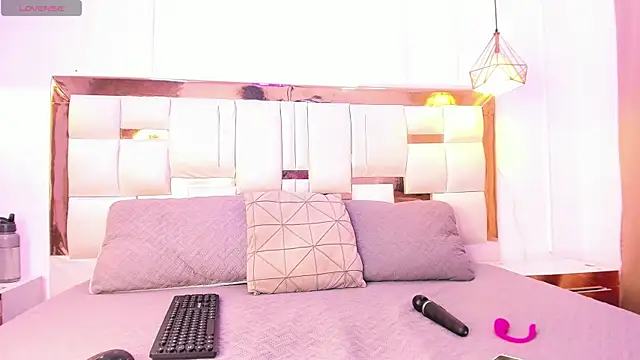 Skylar Smith  online show from 02/25/26, 12:48