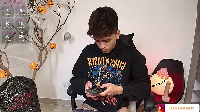 Snapshot of stev_austin_ chatting on 10/08/25, 09:34 stev austin online show from 10/08/25, 09:34