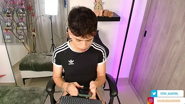 Snapshot of stev_austin_ chatting on 11/30/25, 10:03 stev austin online show from 11/30/25, 10:03