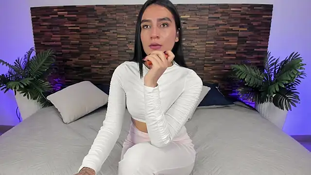 debra win online show from 10/22/25, 04:02