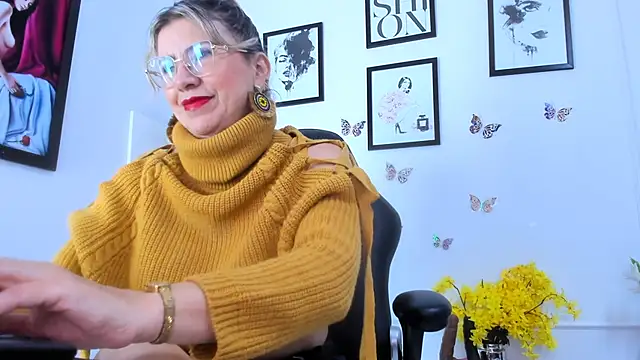 Snapshot of Ariana_costa chatting on 12/05/25, 02:03 Ariana costa online show from 12/05/25, 02:03