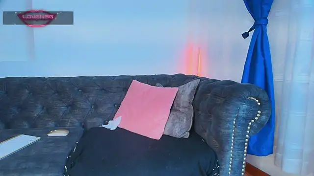 Snapshot of tiana_rosse_ chatting on 03/31/26, 12:05 tiana rosse online show from 03/31/26, 12:05