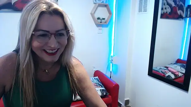 DIVAX MONSERRAT online show from 11/26/25, 08:10