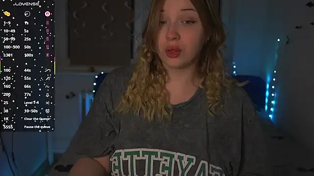 CuteSharloti online show from 11/26/25, 04:41