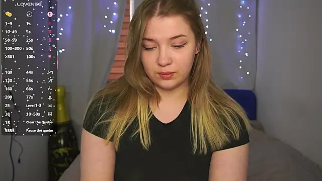 Snapshot of CuteSharloti chatting on 04/12/26, 05:07 CuteSharloti online show from 04/12/26, 05:07