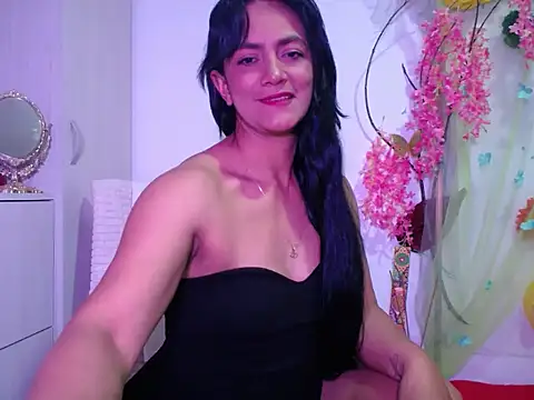 FernandaRui online show from 09/22/25, 09:17